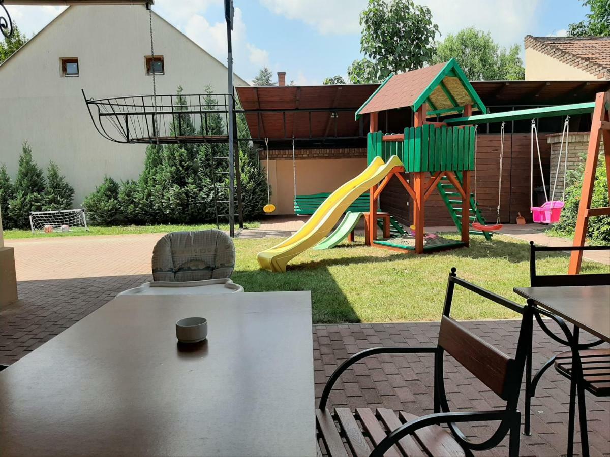 Gyulai Mesehaz Apartman Exterior foto